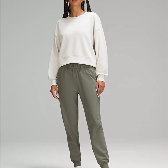 Lululemon - Softstreme Perfectly Oversized Cropped Crew - White Opal - Picture 2 of 7